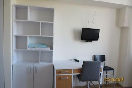 Smart-House Smart-Kvartira S Kukhnei. 基輔 外观 照片